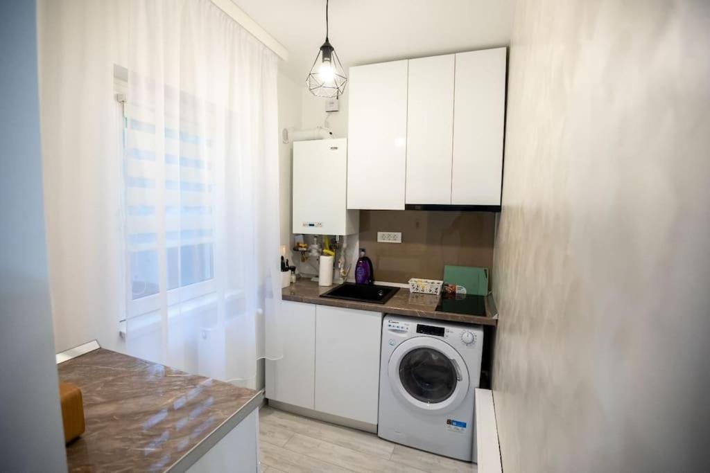 Garsoniera Central II Târgu Jiu Zewnętrze zdjęcie